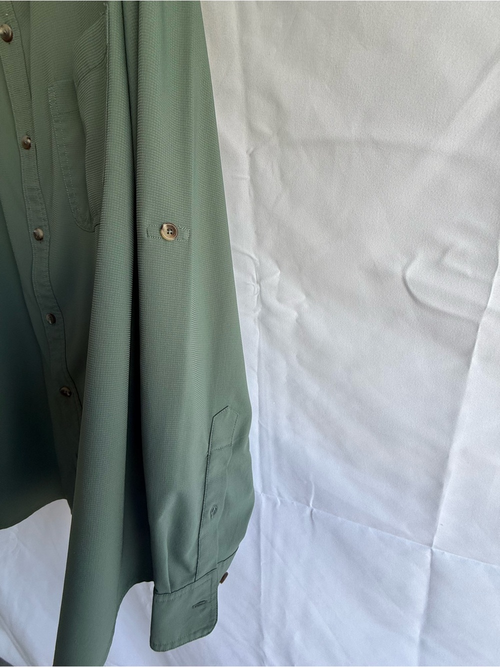 Coolibar UPF 50+ Men’s Sun Protection Button-Up Shirt – XL Sage Green - Picture 4 of 5